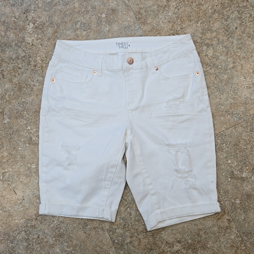 Time & Tru Women's Size 8 Mid Rise Bermuda Shorts with slight off color marks